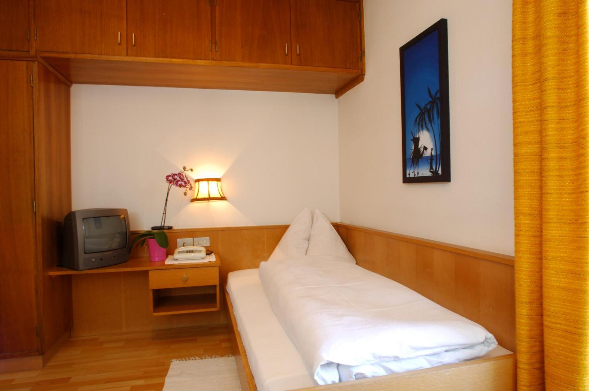 קורברה אין בדיה Chalet Madrisa מראה חיצוני תמונה