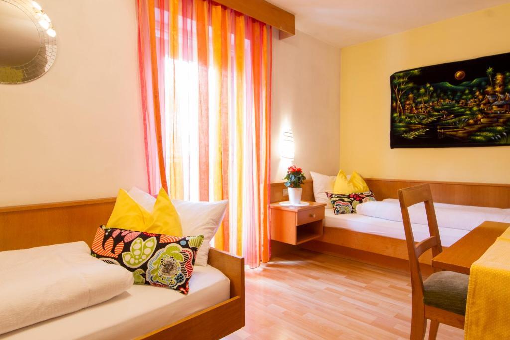 קורברה אין בדיה Chalet Madrisa חדר תמונה