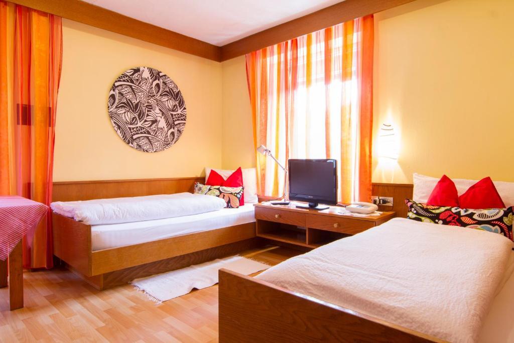 קורברה אין בדיה Chalet Madrisa חדר תמונה