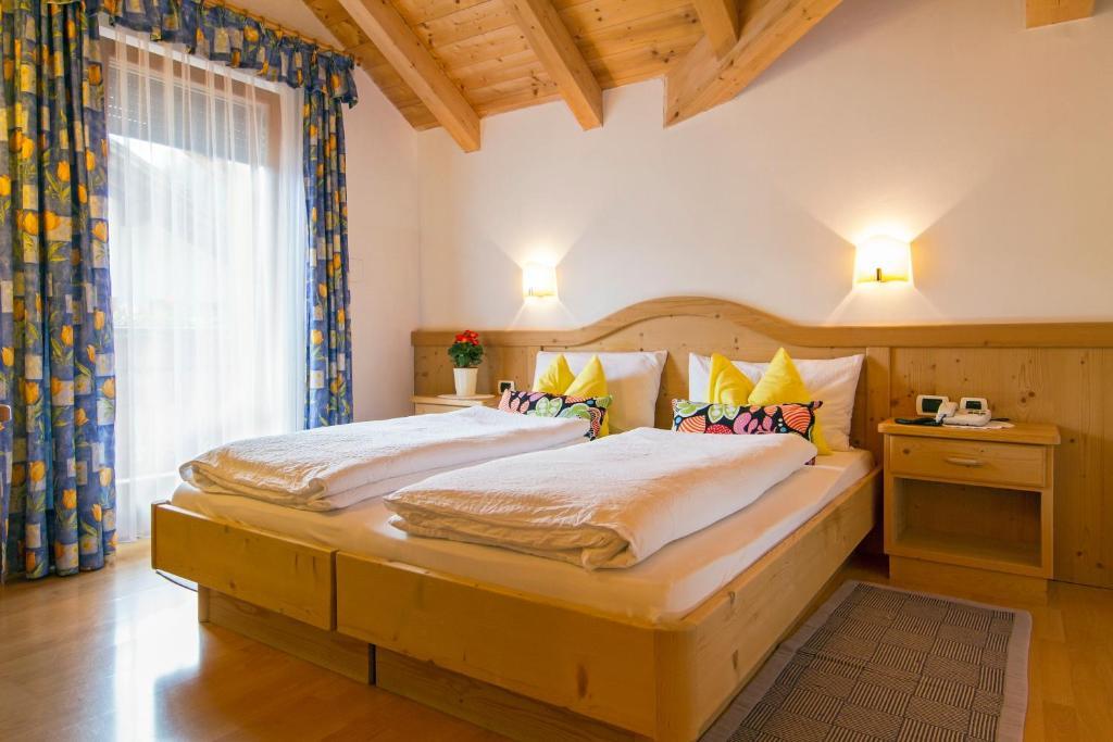 קורברה אין בדיה Chalet Madrisa חדר תמונה
